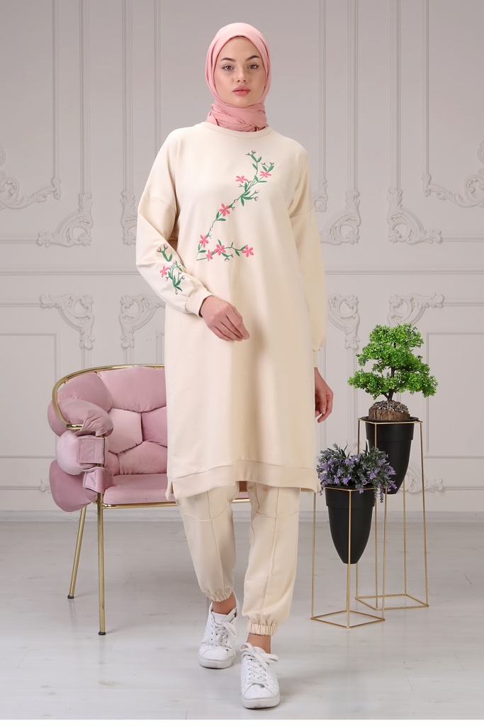 طقم قطعتين مطرز