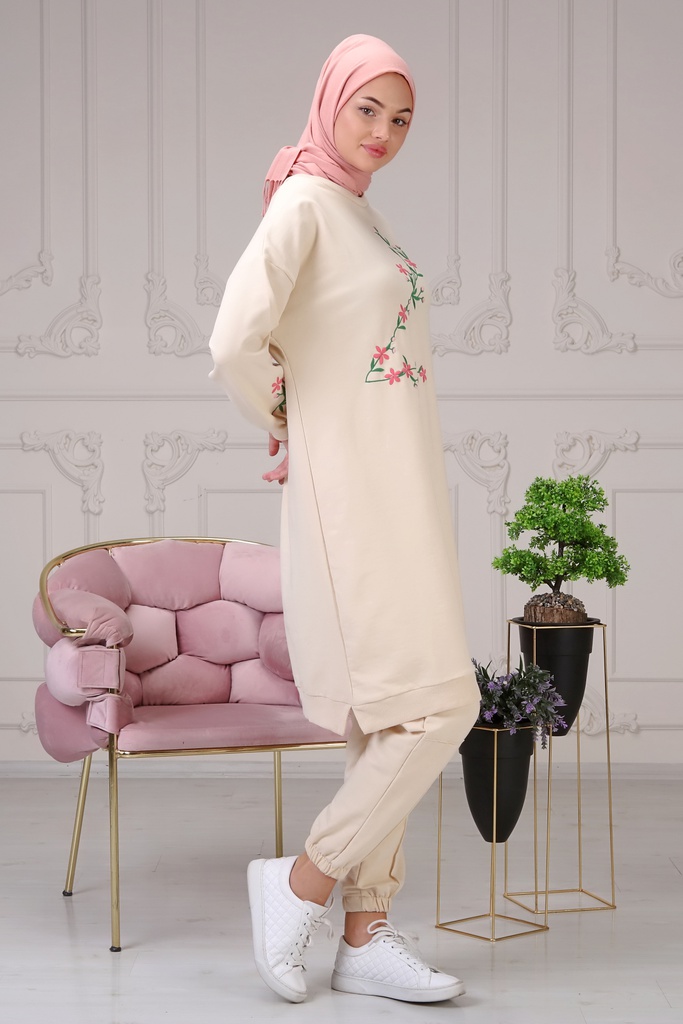 طقم قطعتين مطرز