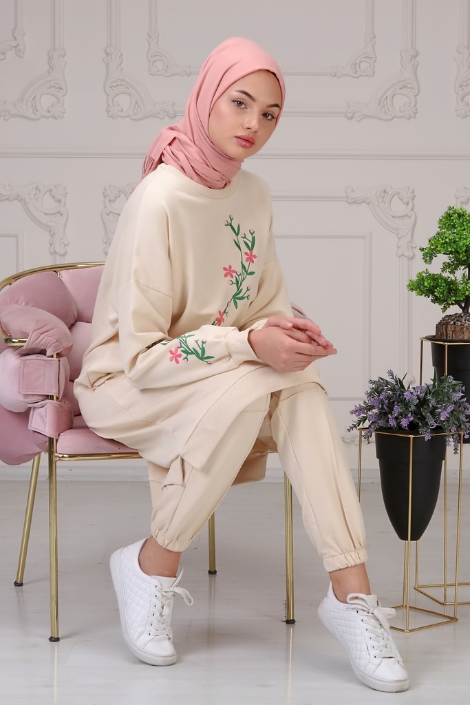 طقم قطعتين مطرز