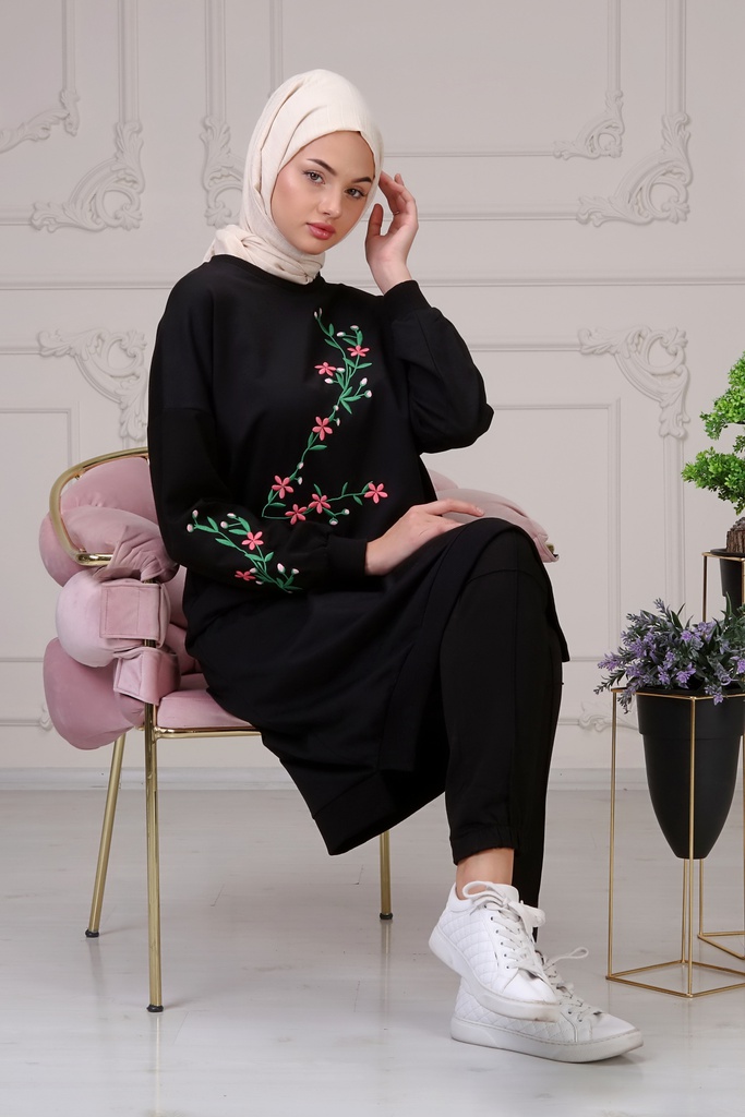 طقم قطعتين مطرز